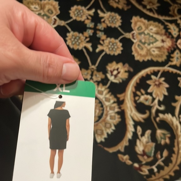 - Woman’s dress - Picture 2 of 5